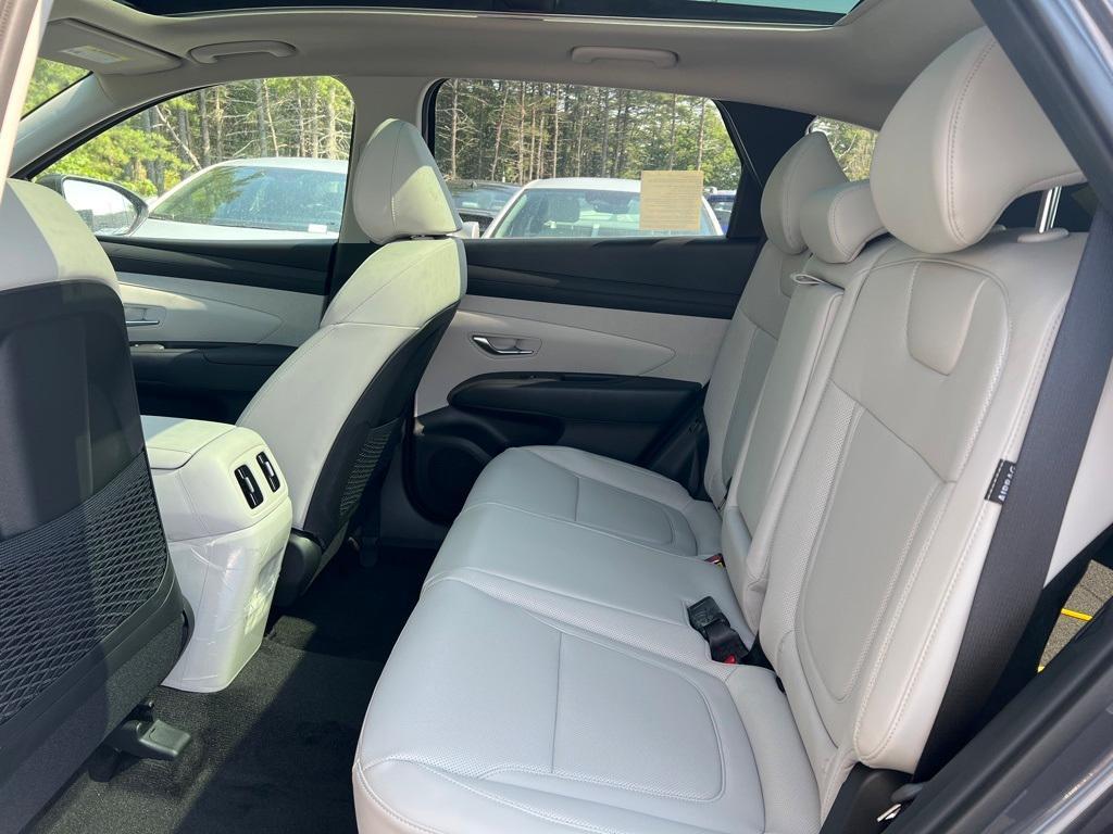 new 2025 Hyundai TUCSON Hybrid car, priced at $37,915