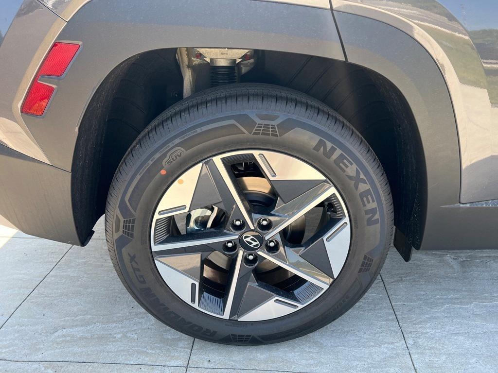 new 2025 Hyundai TUCSON Hybrid car, priced at $37,915