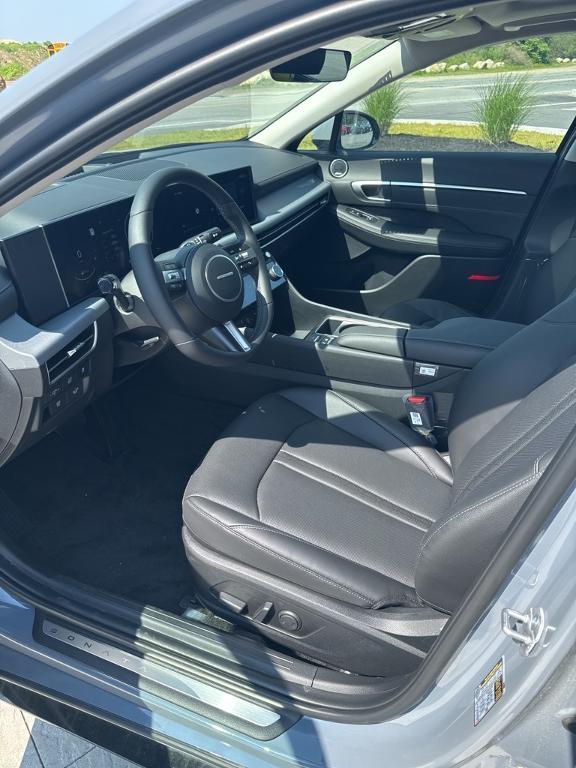 new 2025 Hyundai Sonata Hybrid car, priced at $39,490