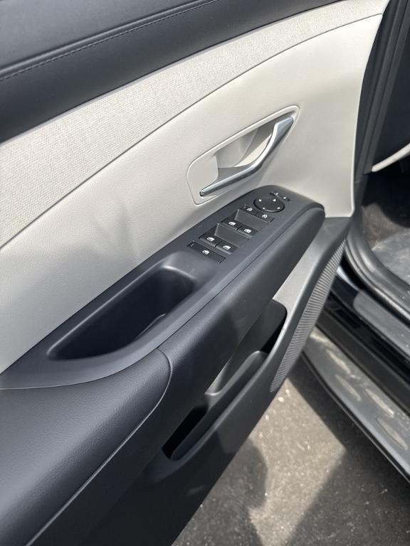new 2025 Hyundai Tucson car, priced at $35,995