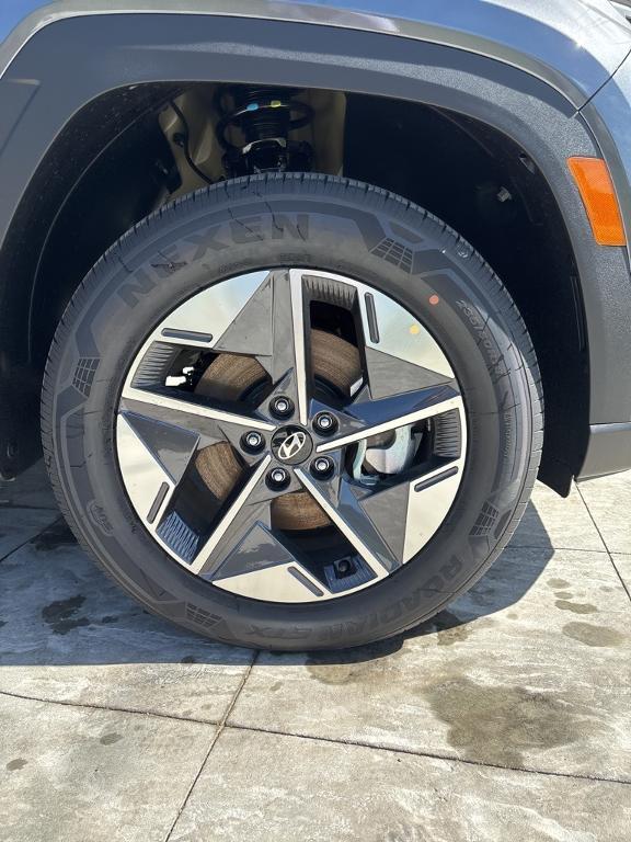 new 2025 Hyundai TUCSON Hybrid car, priced at $37,075