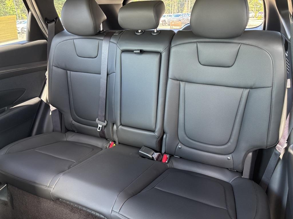 new 2025 Hyundai TUCSON Hybrid car, priced at $37,075