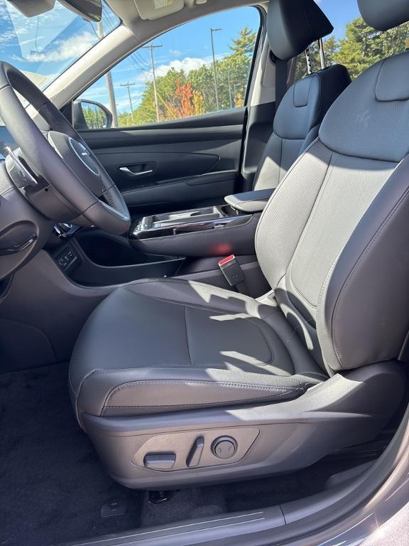 new 2025 Hyundai TUCSON Hybrid car, priced at $37,075