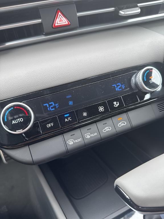 new 2025 Hyundai Elantra car, priced at $24,040