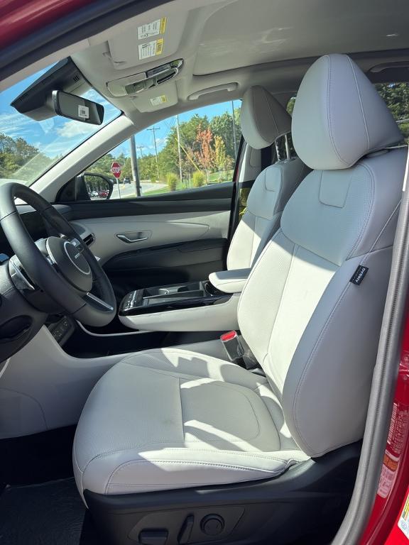 new 2025 Hyundai TUCSON Hybrid car, priced at $39,600
