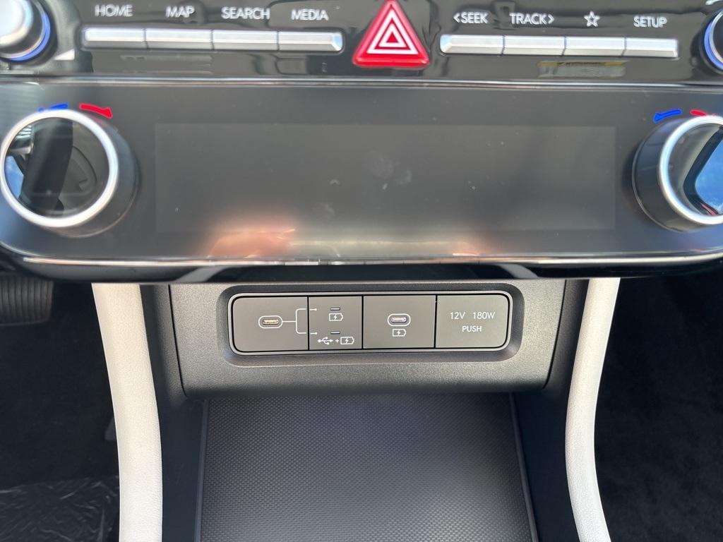 new 2025 Hyundai TUCSON Hybrid car, priced at $39,600