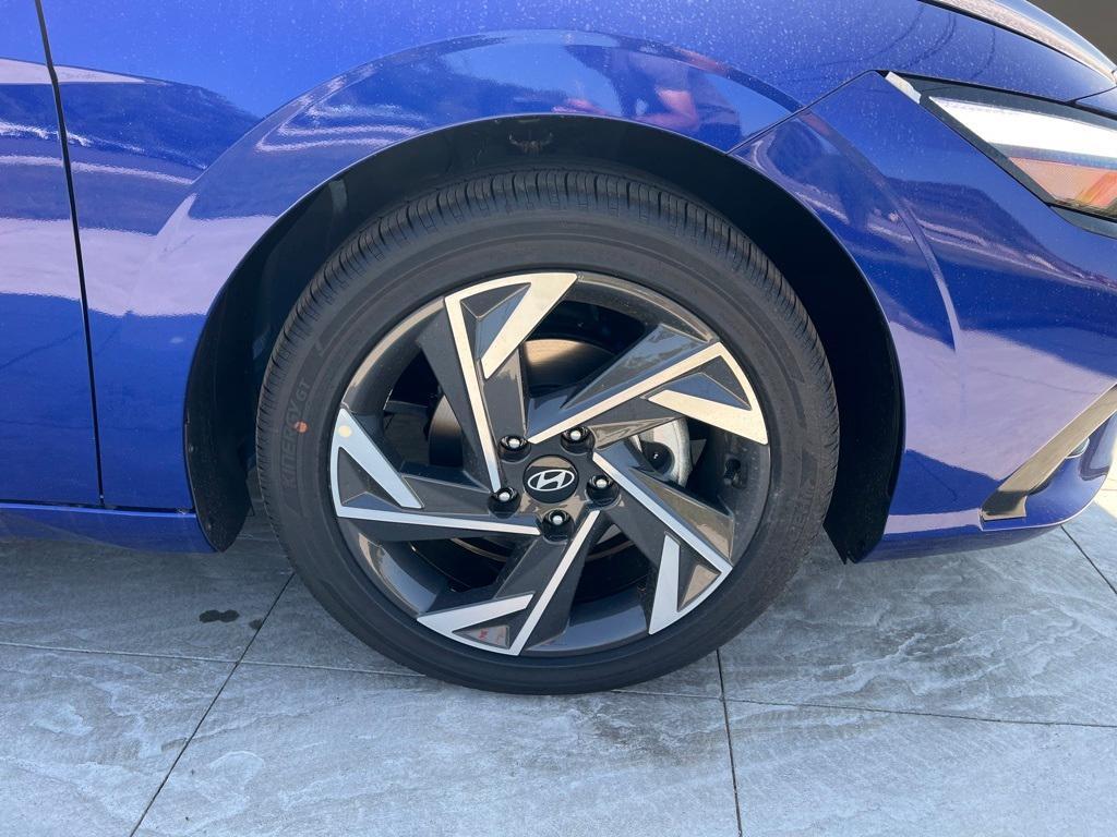 new 2025 Hyundai Elantra car, priced at $27,970