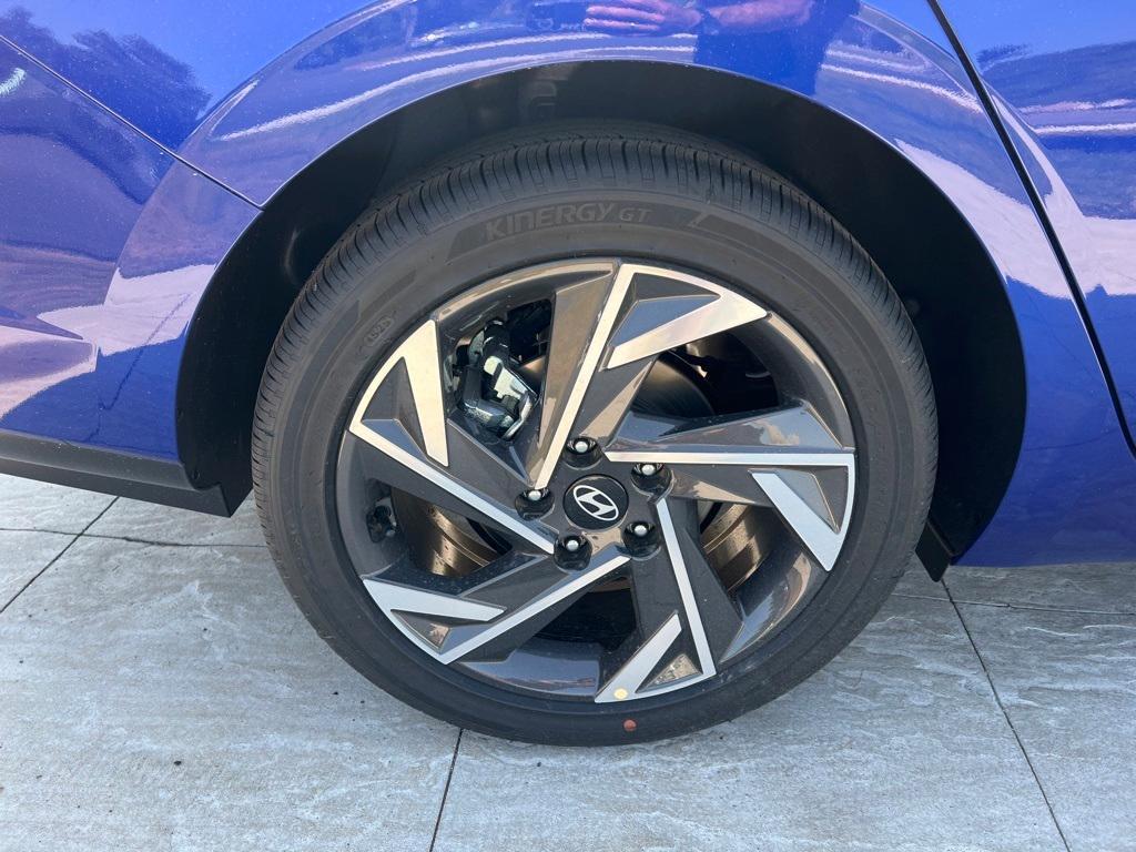 new 2025 Hyundai Elantra car, priced at $27,970