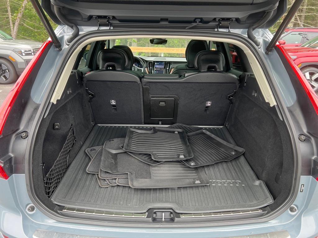 used 2022 Volvo XC60 car, priced at $32,498