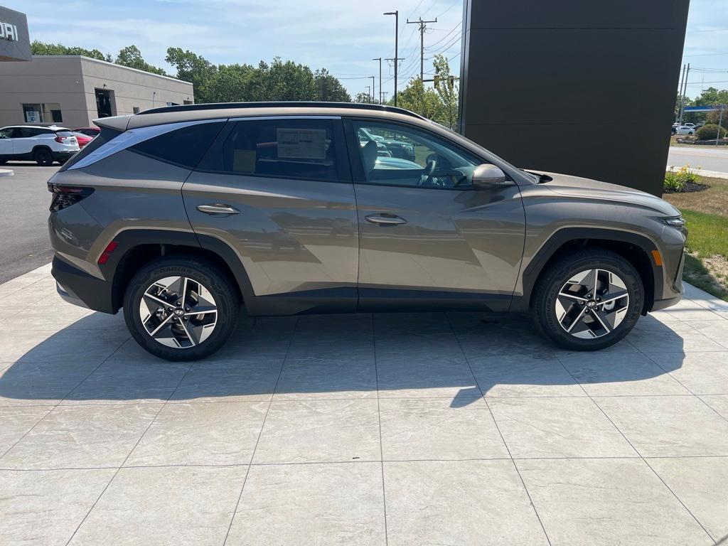 new 2025 Hyundai TUCSON Hybrid car, priced at $35,890