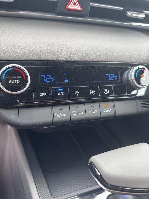 new 2025 Hyundai Elantra car, priced at $23,705