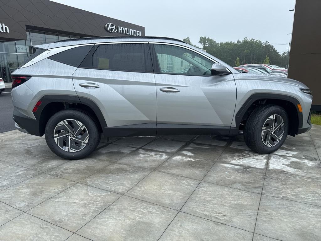 new 2025 Hyundai TUCSON Hybrid car, priced at $34,915
