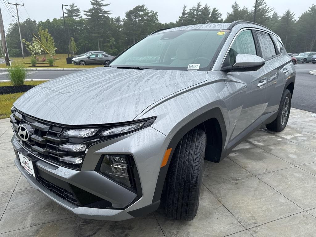 new 2025 Hyundai TUCSON Hybrid car, priced at $34,915