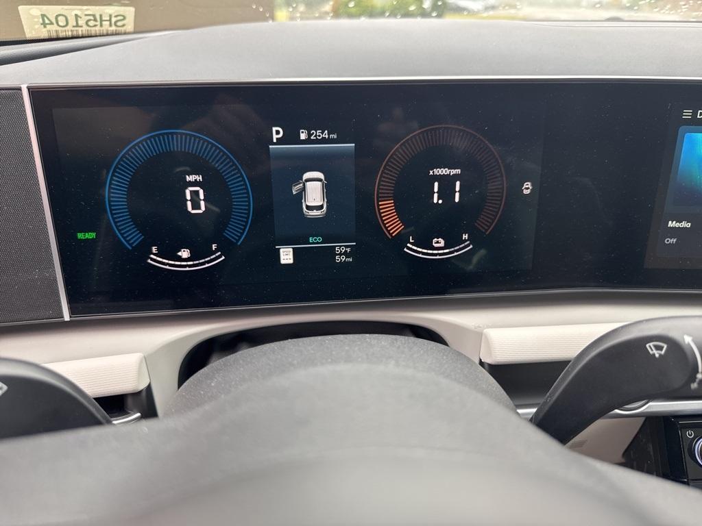 new 2025 Hyundai TUCSON Hybrid car, priced at $34,915