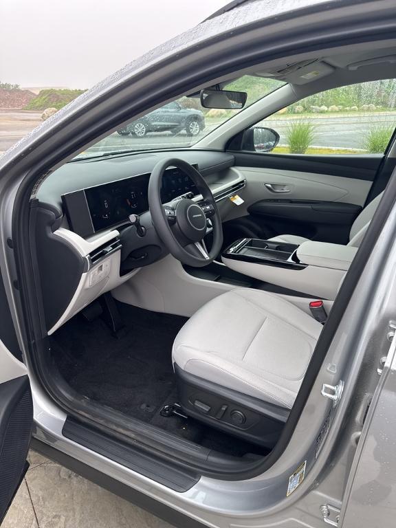 new 2025 Hyundai TUCSON Hybrid car, priced at $34,915