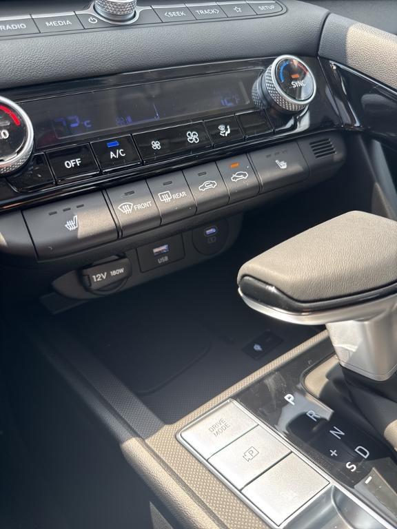 new 2025 Hyundai Elantra car, priced at $29,160