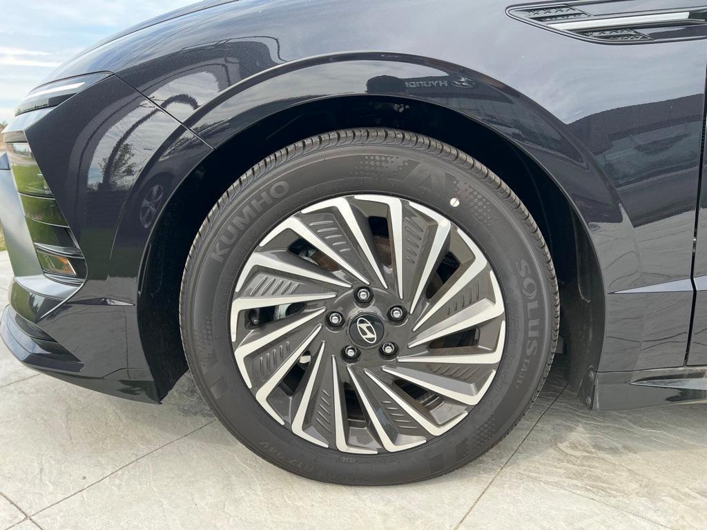 new 2025 Hyundai Sonata Hybrid car, priced at $31,925