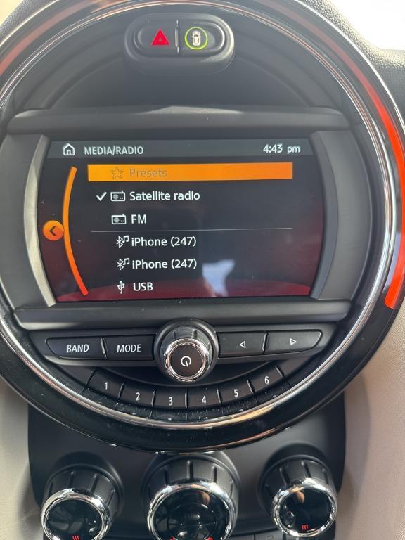 used 2021 MINI SE Hardtop car, priced at $22,898