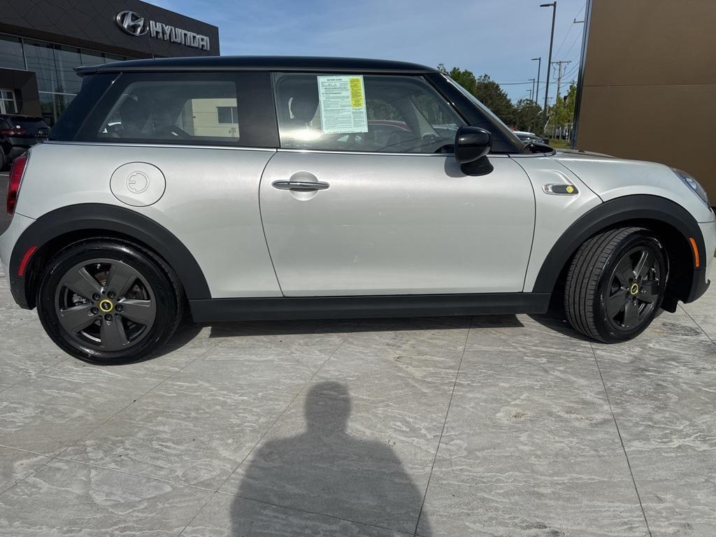 used 2021 MINI SE Hardtop car, priced at $22,898