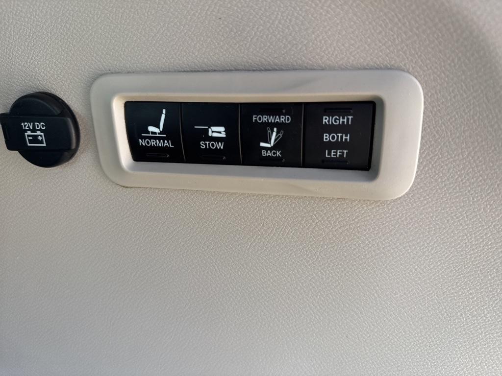 used 2019 Chrysler Pacifica car, priced at $15,898