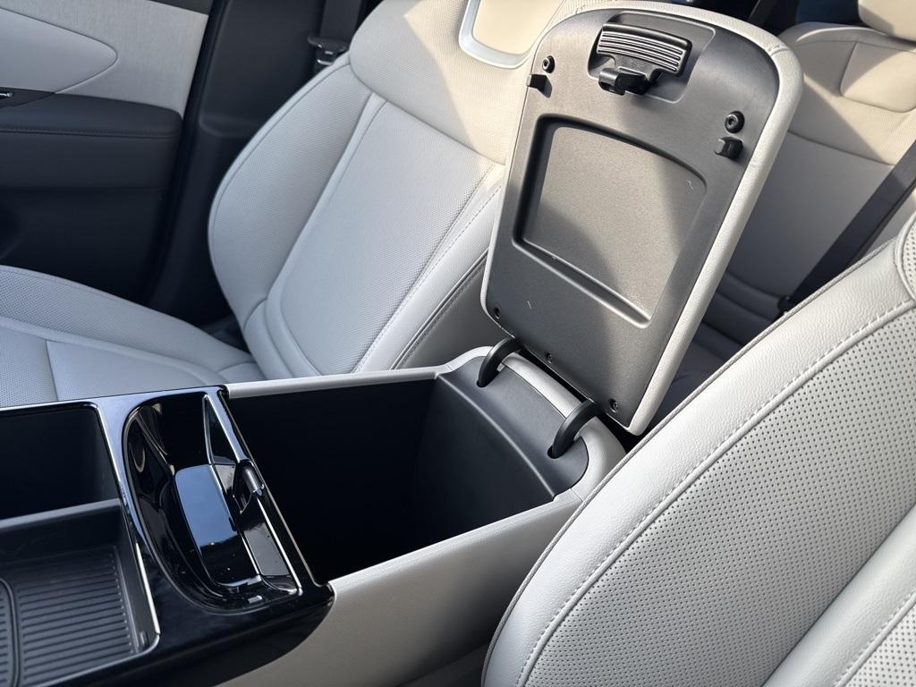 new 2026 Hyundai TUCSON Hybrid car, priced at $42,615