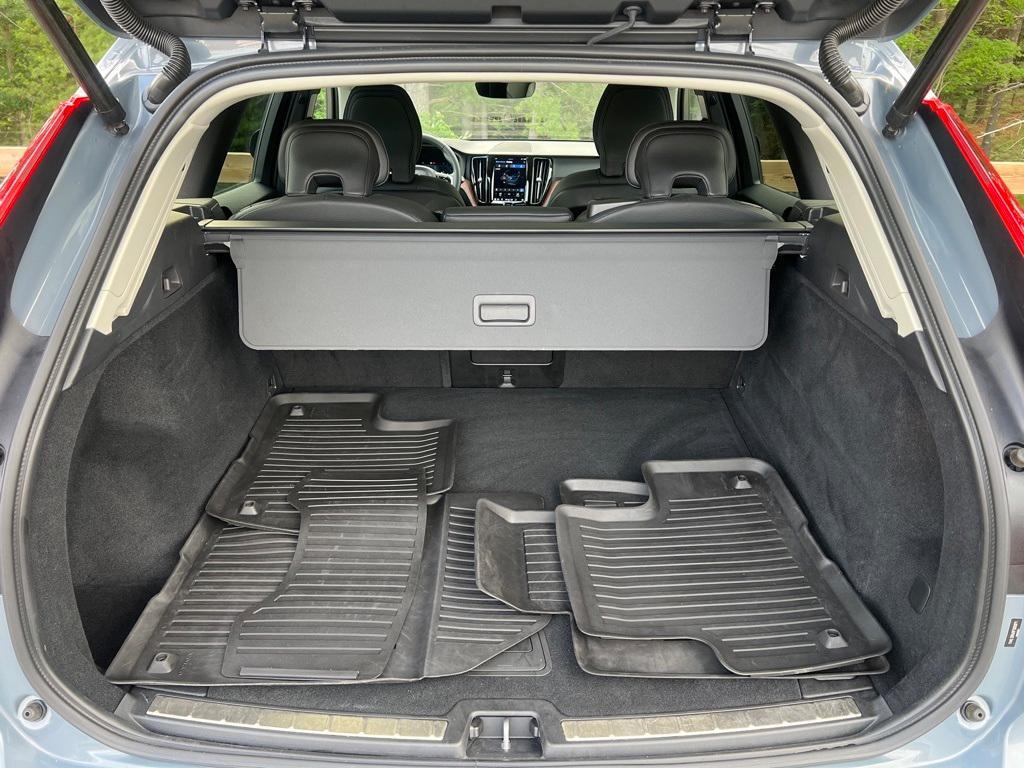 used 2023 Volvo XC60 car, priced at $35,798