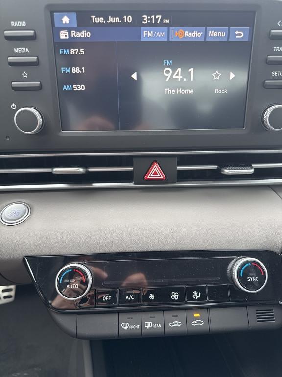 new 2025 Hyundai Elantra car, priced at $25,010