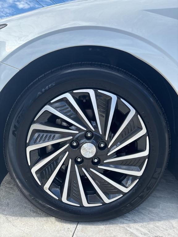 used 2021 Hyundai Sonata Hybrid car, priced at $20,198