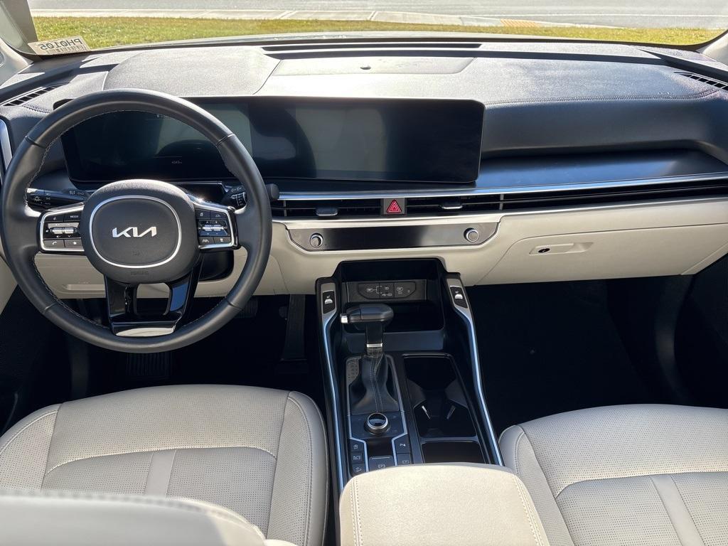 used 2024 Kia Sorento car, priced at $30,598