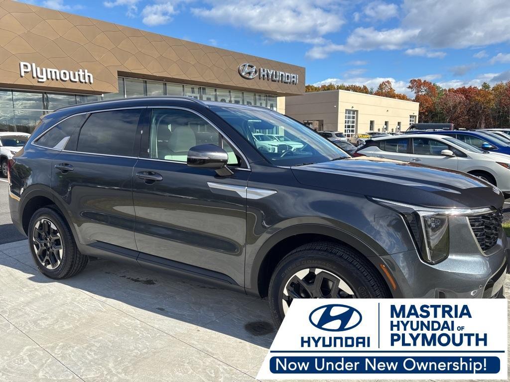 used 2024 Kia Sorento car, priced at $30,598