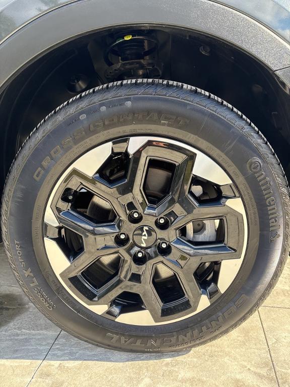 used 2024 Kia Sorento car, priced at $30,598