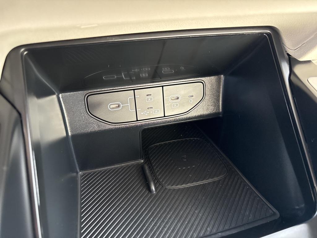 used 2024 Kia Sorento car, priced at $30,598