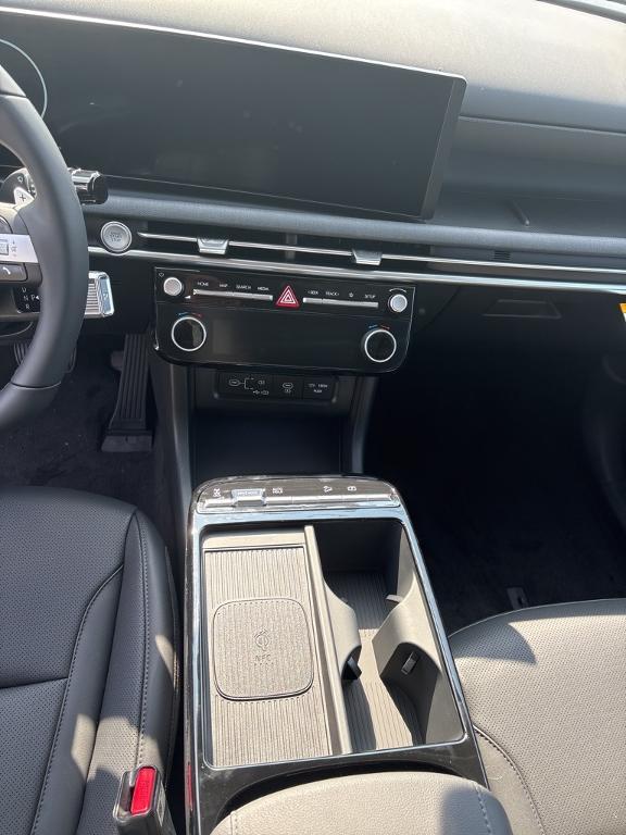 new 2025 Hyundai TUCSON Hybrid car, priced at $39,160