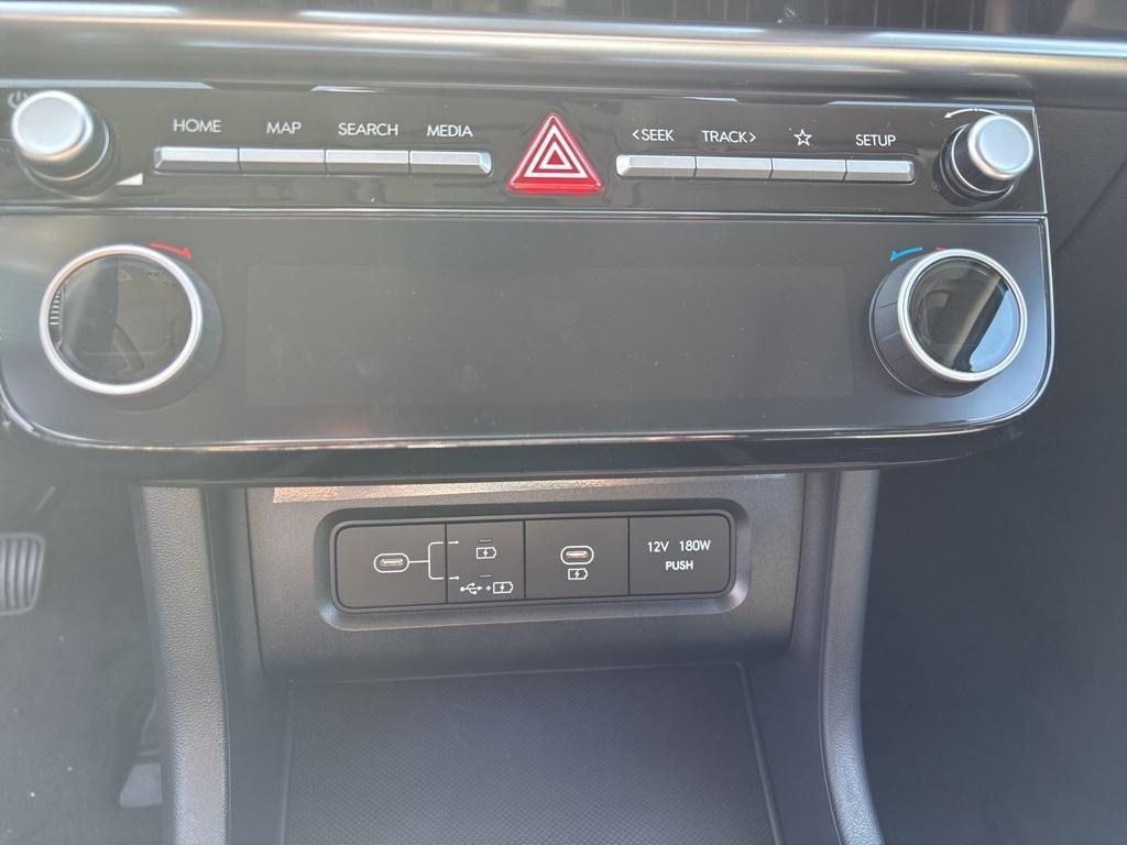 new 2025 Hyundai TUCSON Hybrid car, priced at $39,160