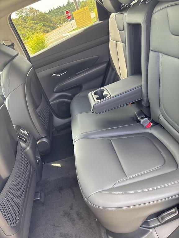 new 2025 Hyundai TUCSON Hybrid car, priced at $37,075