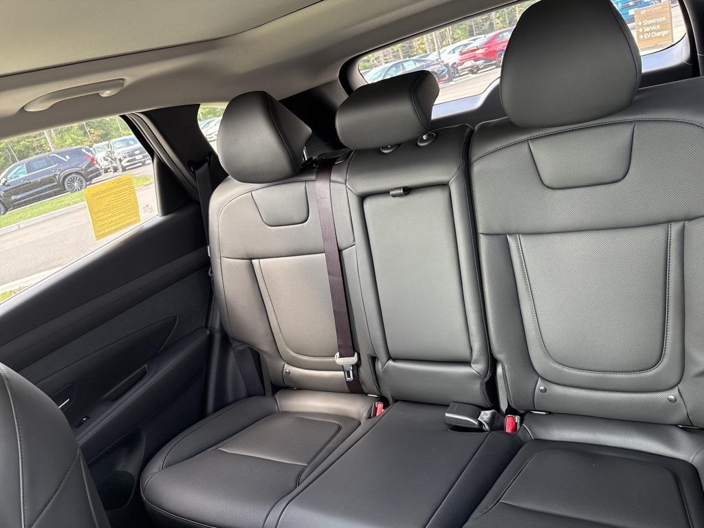 new 2025 Hyundai TUCSON Hybrid car, priced at $37,075