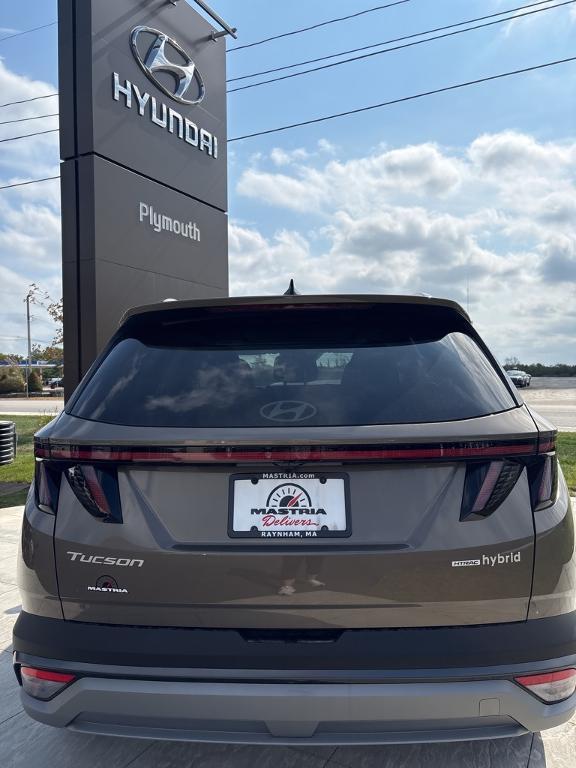 new 2025 Hyundai TUCSON Hybrid car, priced at $37,075