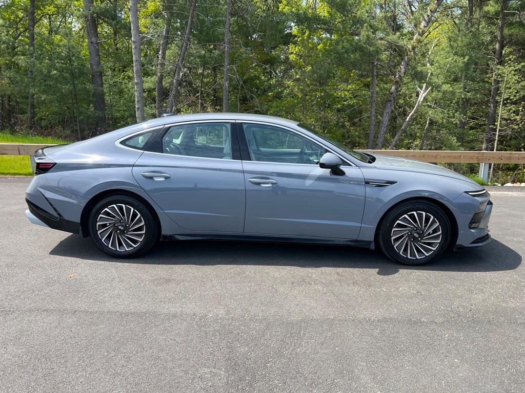 used 2024 Hyundai Sonata Hybrid car, priced at $26,198
