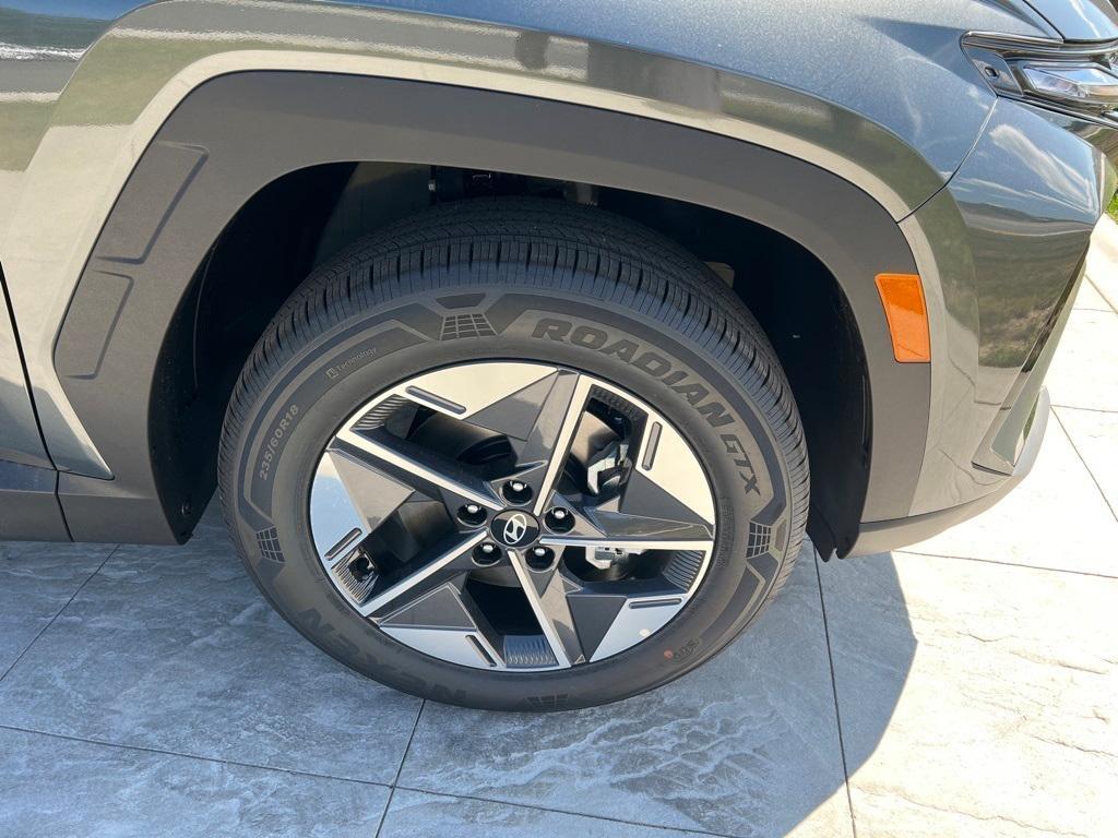 new 2025 Hyundai TUCSON Hybrid car, priced at $36,490
