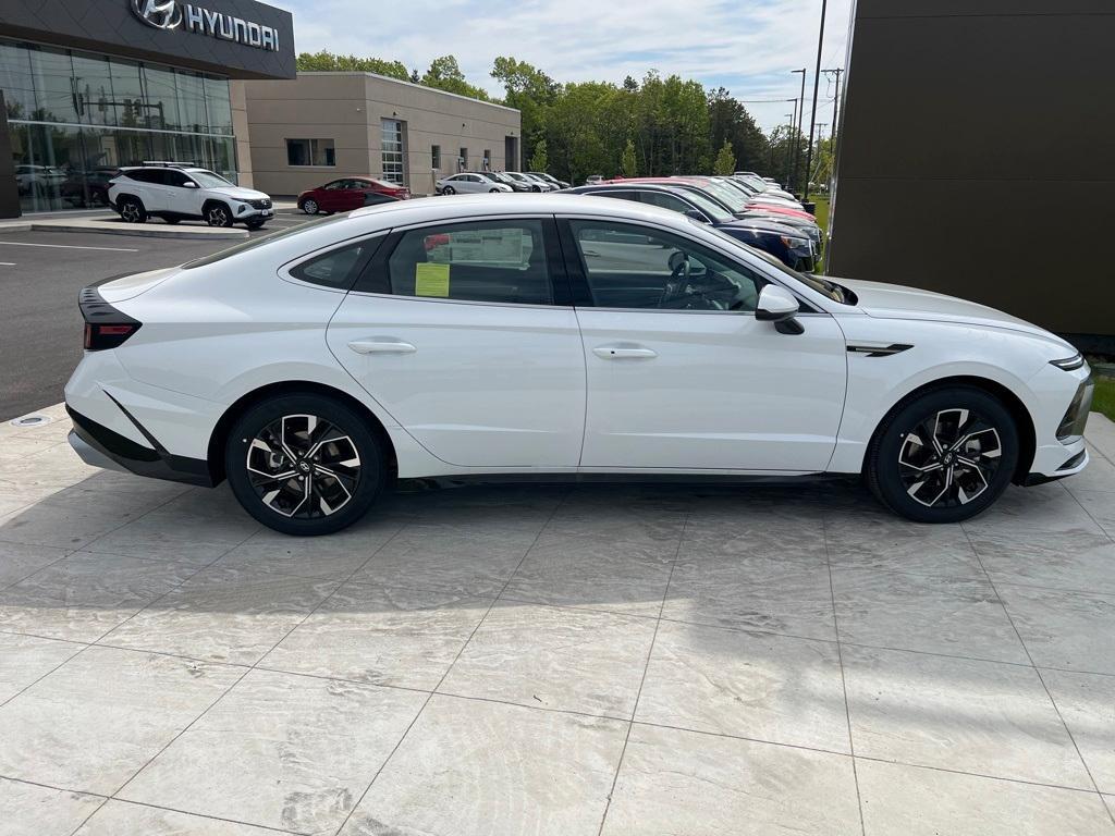 new 2025 Hyundai Sonata car, priced at $30,348