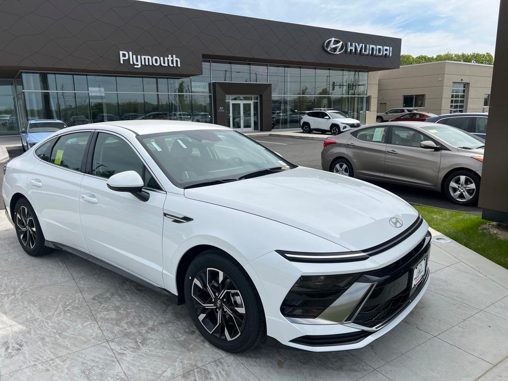new 2025 Hyundai Sonata car, priced at $30,348