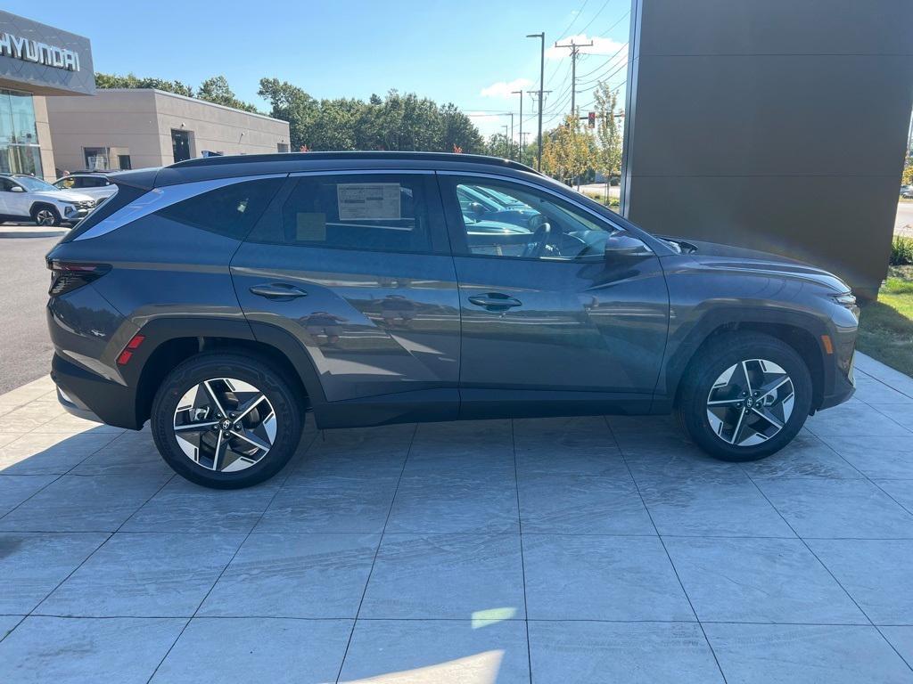 new 2025 Hyundai TUCSON Hybrid car, priced at $37,065