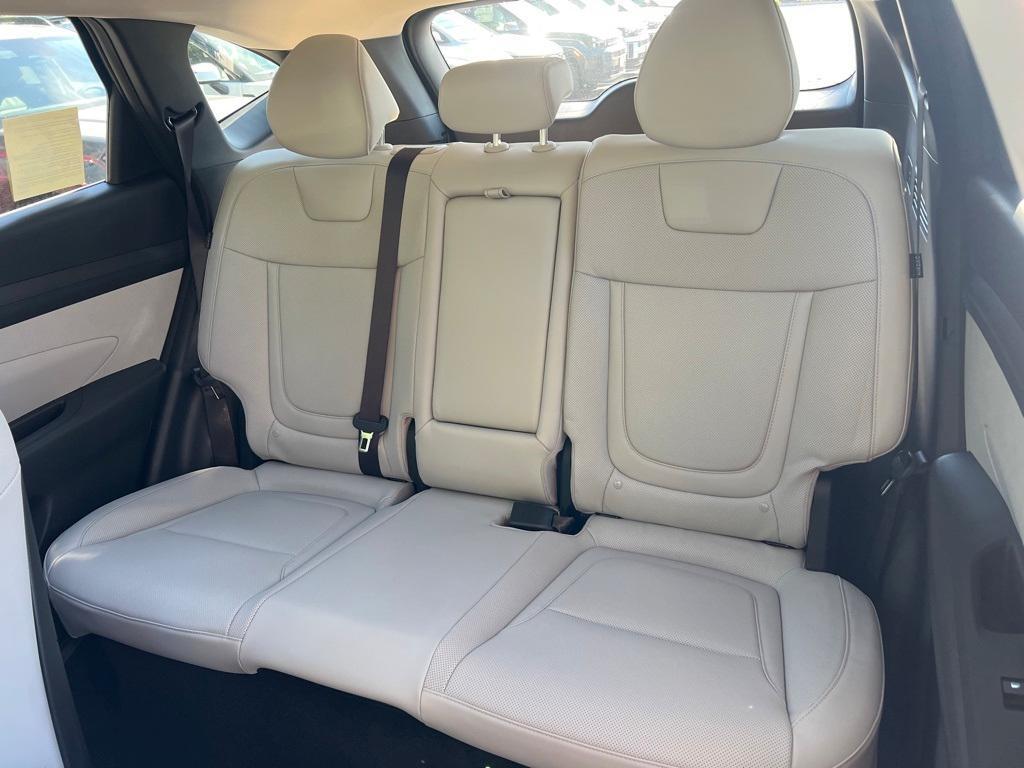 new 2025 Hyundai TUCSON Hybrid car, priced at $37,065