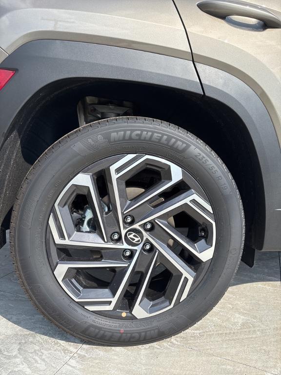 new 2025 Hyundai TUCSON Hybrid car, priced at $43,985
