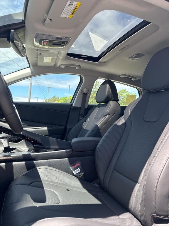 new 2025 Hyundai ELANTRA HEV car, priced at $30,580