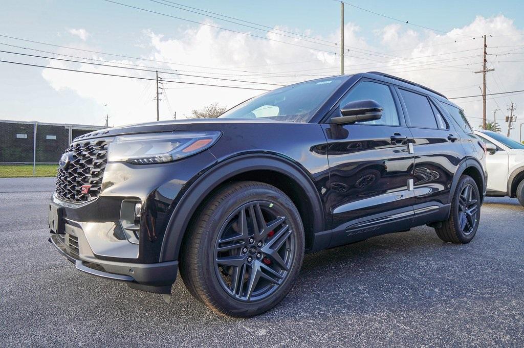 new 2025 Ford Explorer car, priced at $61,260