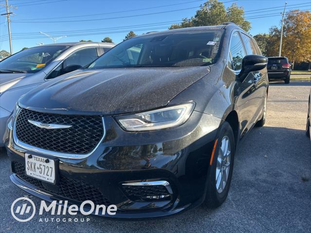 used 2022 Chrysler Pacifica car, priced at $25,000