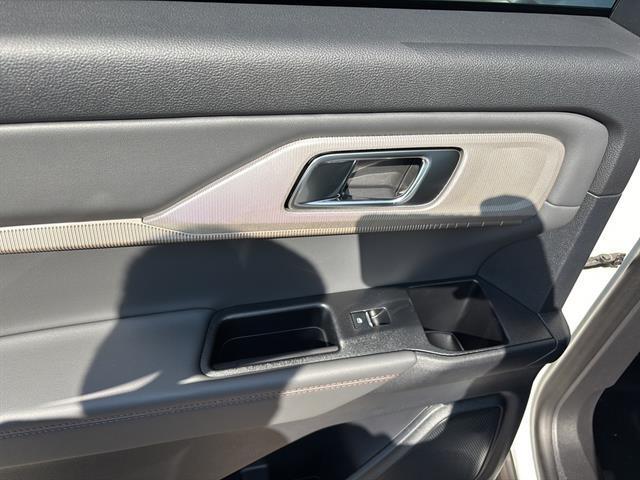 new 2025 Ford Explorer car, priced at $51,805