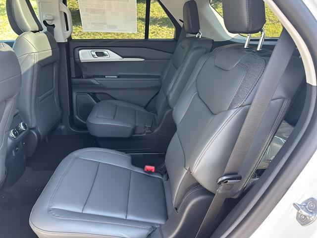 new 2025 Ford Explorer car, priced at $51,805