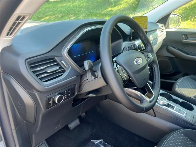 new 2025 Ford Escape car, priced at $33,960